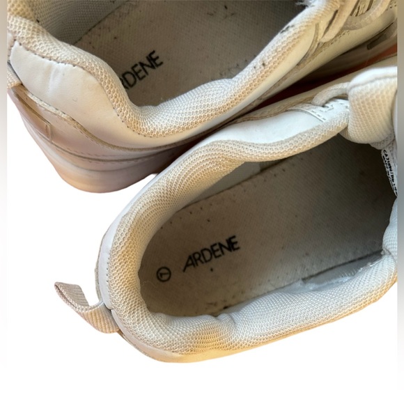 5/25$ ✨ White Platform Sneaker - Picture 5 of 5